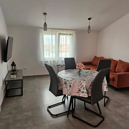 Tamaris Near The - Ta Leut Agency Vir